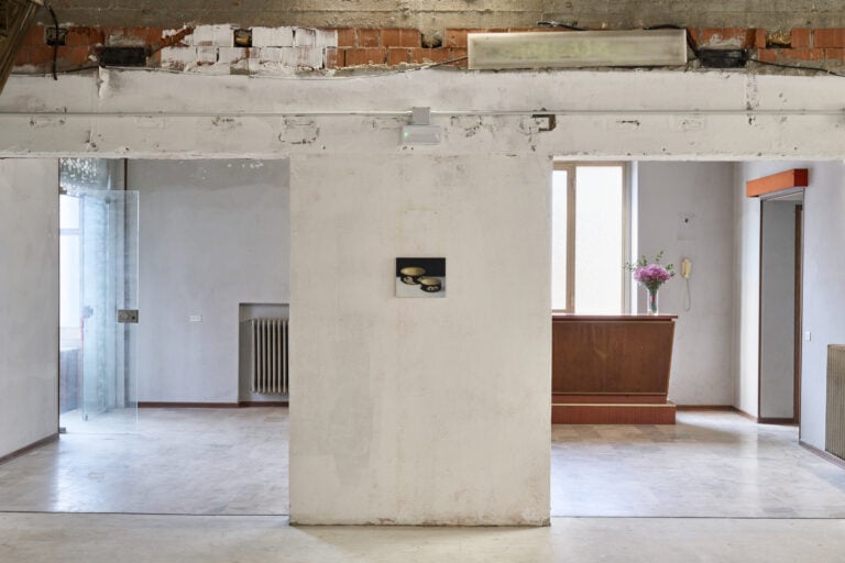 Satoru Kurata, Everyday, Mostly Night, Sometimes Daylight. Installation view, 2026. Ex teatro della Chiesa di San Luca, Cremona. Courtesy Galleria Triangolo