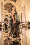 Alle sfilate di Parigi &egrave; andata in scena la forma pi&ugrave; nobile della moda: quella tra arte e storia&nbsp;