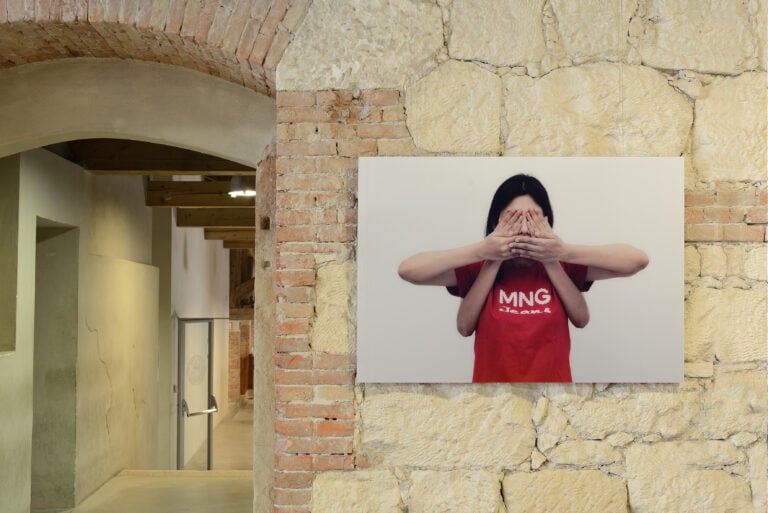 Shilpa Gupta, Untitled I, 2006