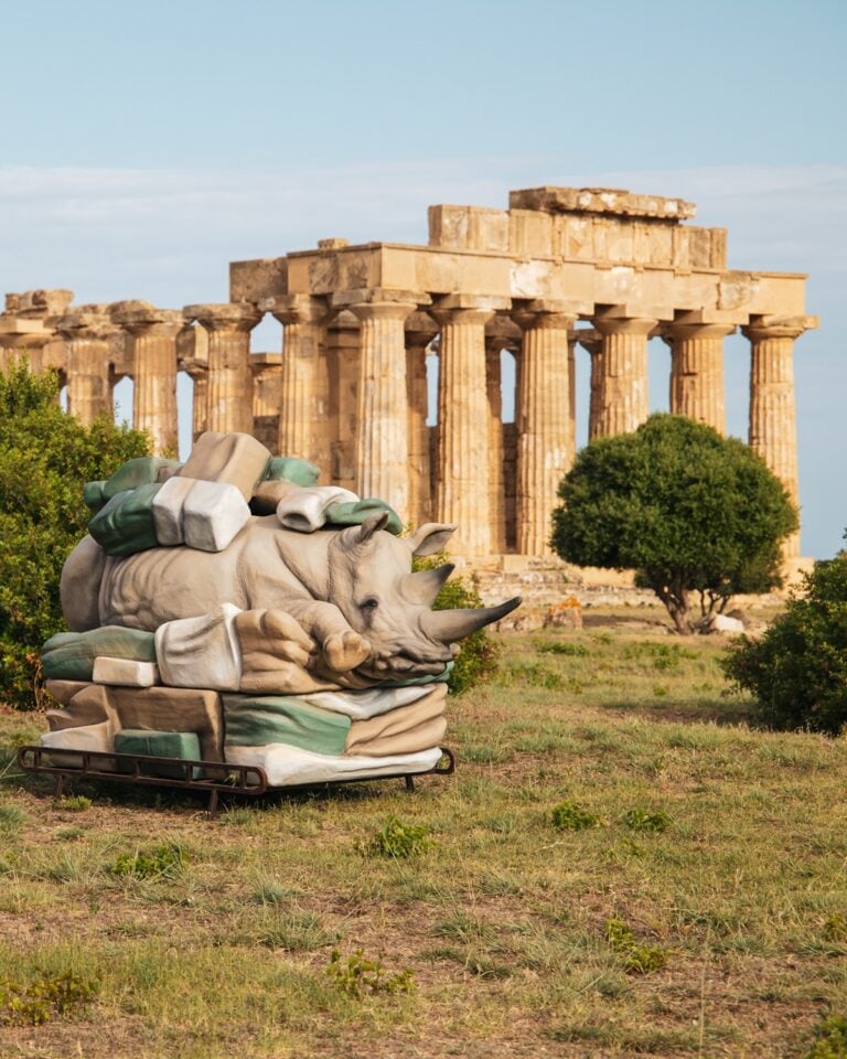 Stefano Bombardieri, Pericolo Estinzione, Selinunte - Bagaglio rinoceronte, 2020