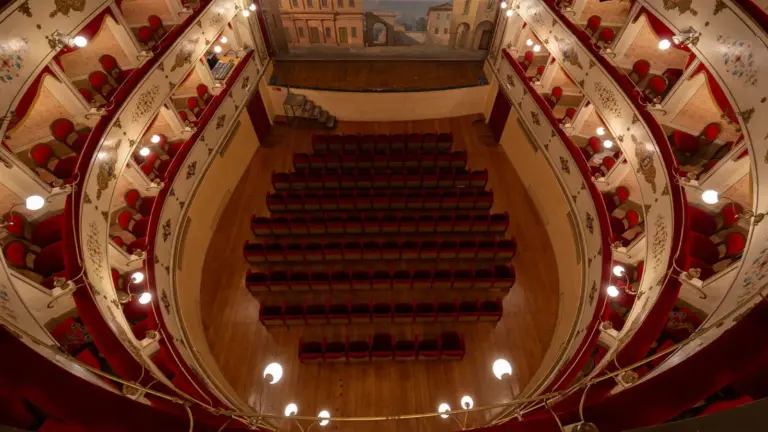 Teatri condominiali: Teatro Bramante, Urbania