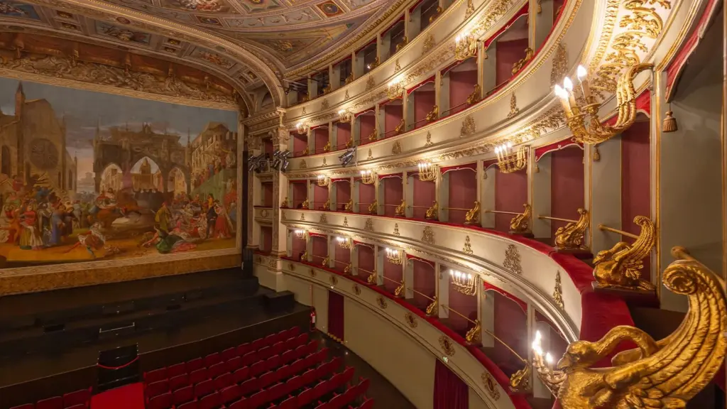 Teatri condominiali: Teatro Giovanni Battista Pergolesi, Jesi