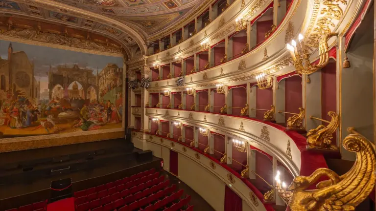 Teatri condominiali: Teatro Giovanni Battista Pergolesi, Jesi