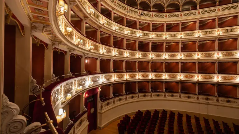Teatri condominiali: Teatro Nuovo Gian Carlo Menotti, Spoleto
