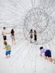 Il grande artista Tom&aacute;s Saraceno &egrave; in mostra a Monaco di Baviera: arte, ecologia e nuove cosmologie&nbsp;