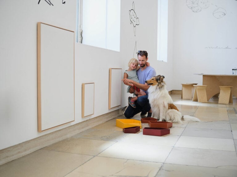 Il grande artista Tom&aacute;s Saraceno &egrave; in mostra a Monaco di Baviera: arte, ecologia e nuove cosmologie&nbsp;