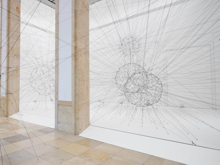 Il grande artista Tom&aacute;s Saraceno &egrave; in mostra a Monaco di Baviera: arte, ecologia e nuove cosmologie&nbsp;