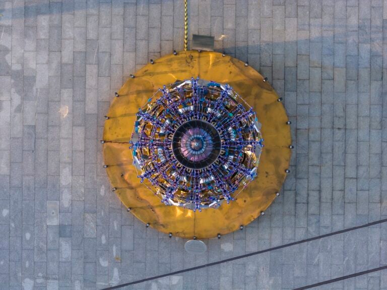 Wallace Chan, Vessels of Other Worlds, Birth sculpture. Photo Tian Fangfang