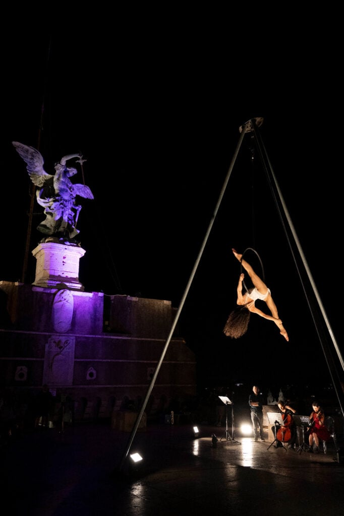Il circo come non si era mai visto. A Roma le arti circensi sono entrate a Castel Sant'Angelo