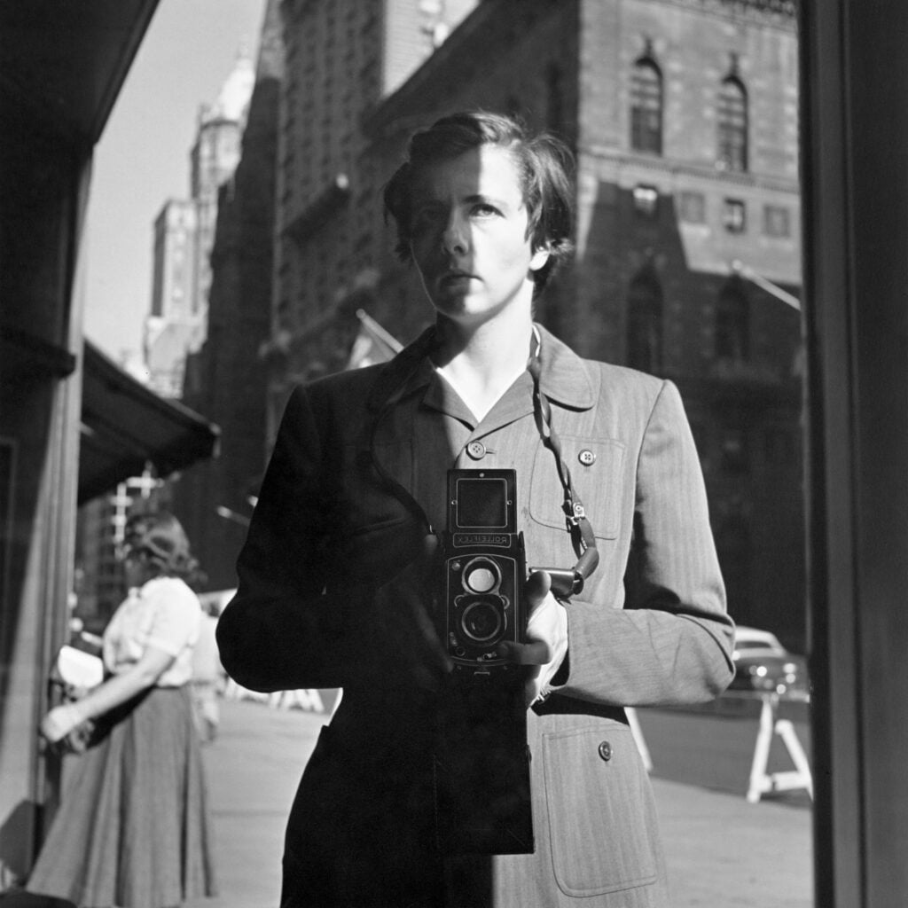 New York, Ottobre 18, 1953 &copy;Estate of Vivian Maier, Courtesy Maloof Collection, Howard Greenberg Gallery.