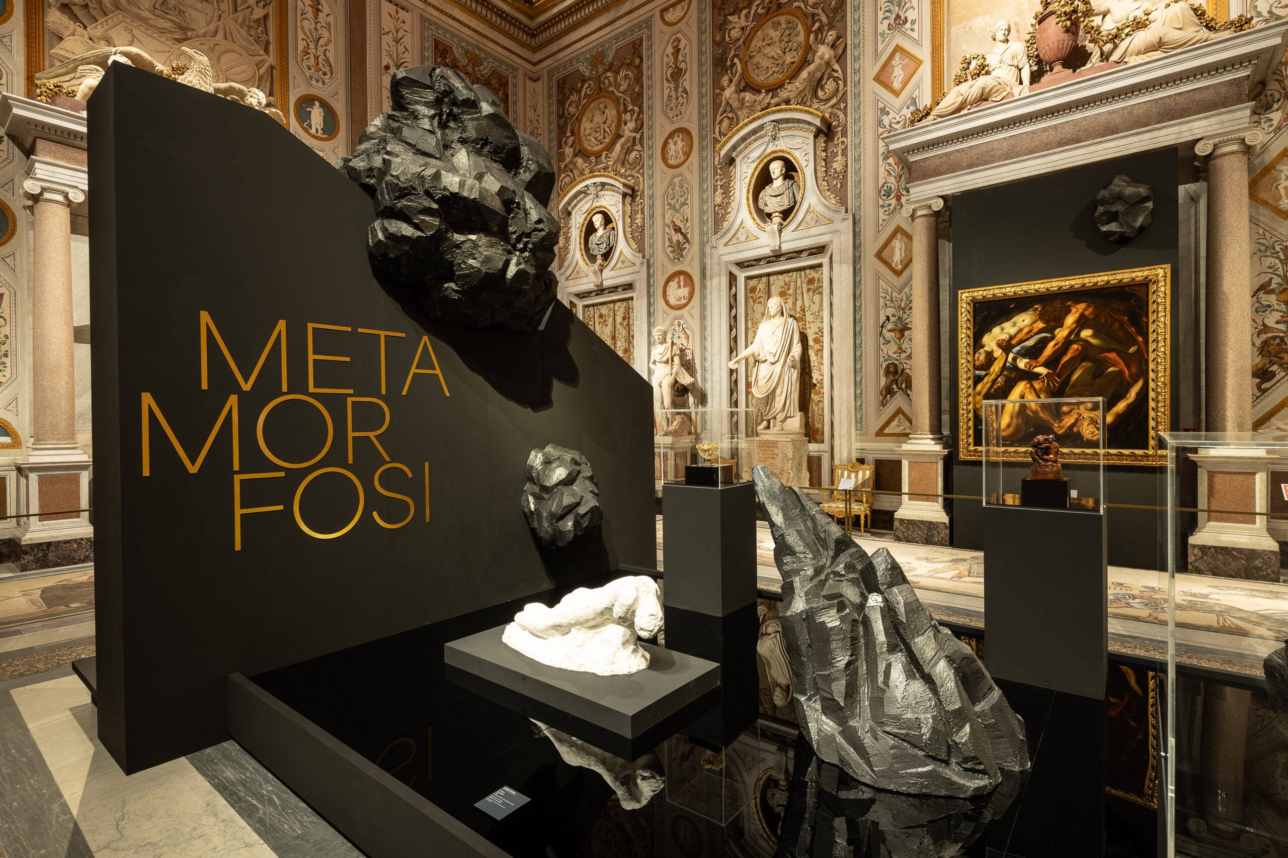https://www.artribune.com/wp-content/uploads/2026/08/11-metamorfosi-ovidio-e-le-arti-installation-view-ph-a-novelli-l-galleria-borghese-roma-2-scaled.jpg