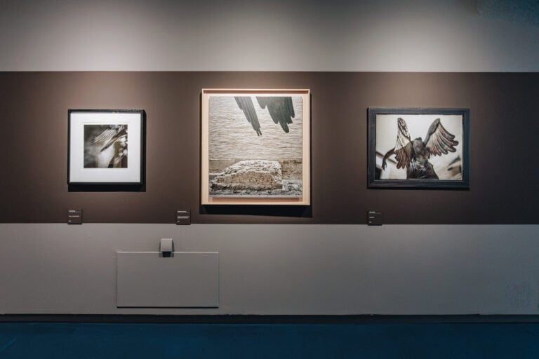La Vittoria di Brescia. 40 fotografi e un&rsquo;eterna bellezza, Museo di Santa Giulia, Brescia, Installation view, &copy;erikaserio vittoria alata