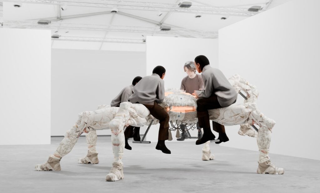 I premi delle fiere Frieze a Seoul e a Londra puntano su partecipazione e valore del gioco dell’arte contemporanea