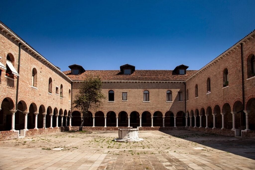 Cortile ex convento dei Santi Cosme e Damiano, Giudecca di Venezia