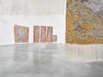 La mostra di Igshaan Adams, Levantando el polvo. El archivo del cuerpo, al Guggenheim Bilbao. Credits: Guggenheim Museum Bilbao