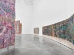 La mostra di Igshaan Adams, Levantando el polvo. El archivo del cuerpo, al Guggenheim Bilbao. Credits: Guggenheim Museum Bilbao