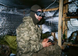 “Nessuno nasce per la guerra”. Parla il fotografo ucraino vincitore del premio del festival PhEST