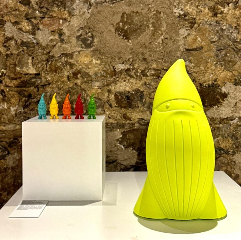 Uno scatto della mostra Nani da giardino: design o cattivo gusto? a Tarvisio, photo Alessandro Paderni
