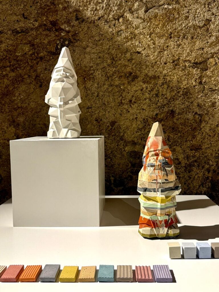 Uno scatto della mostra Nani da giardino: design o cattivo gusto? a Tarvisio, photo Alessandro Paderni