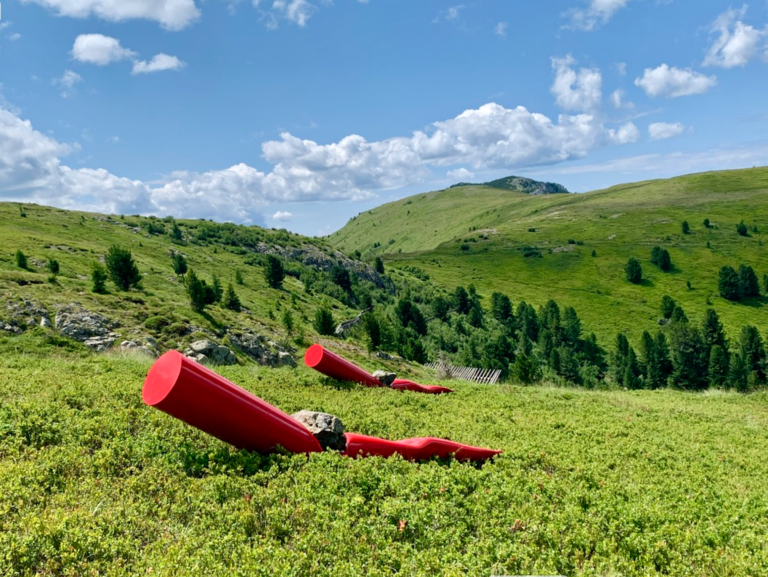 Sentieri d’arte sulle Alpi di Pampeago. La mappa della land art in Val di Fiemme