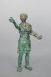Statua di uomo con corazza e mantello Arabia meridionale, I sec. d.C. Bronzo 80 cm &copy; The al-Sabah Collection, Dar al-Athar al-Islamiyyah, Kuwait