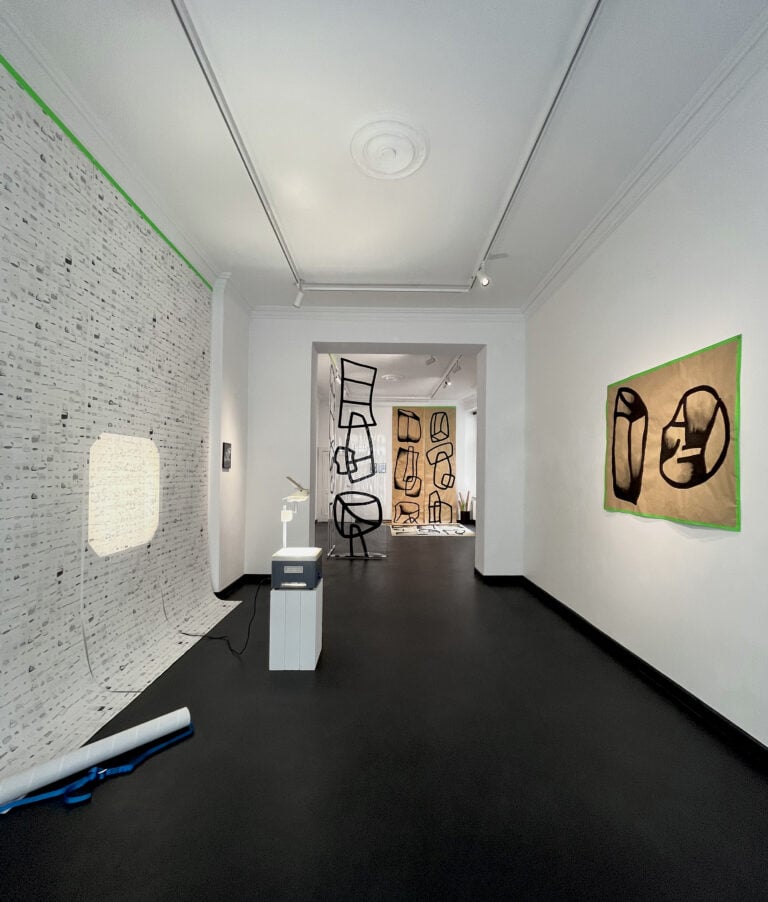 Alice Pedroletti, HER SHIP WAS SO SMALL, Mixed media, Exhibition view, Nogallery Berlin 2023; Courtesy of the Artist and Untitled