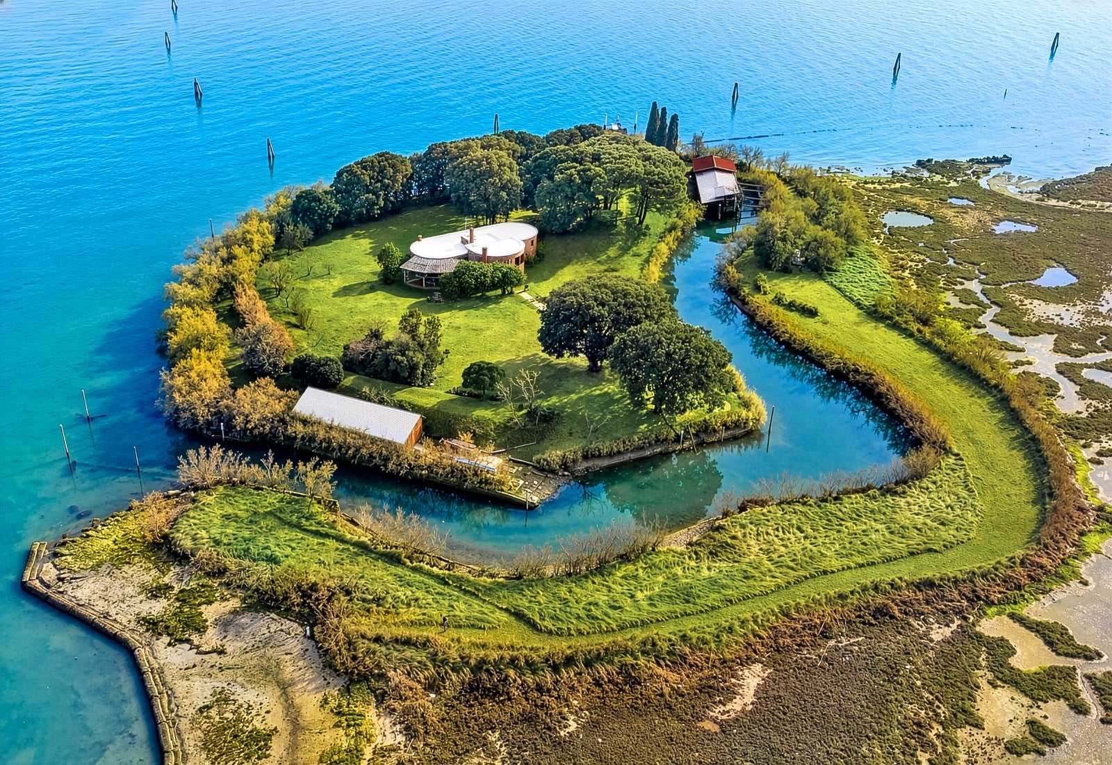 https://www.artribune.com/wp-content/uploads/2026/08/7-crevan-island-in-venice-is-for-sale-courtesy-of-lionard.jpg