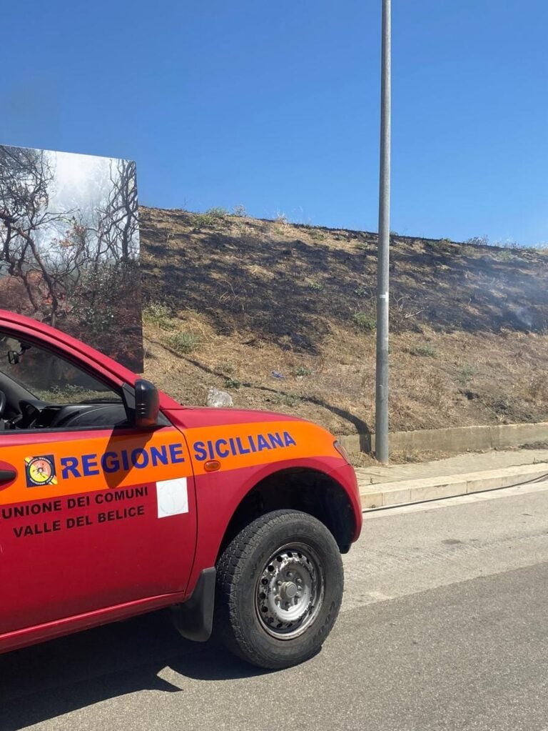 A Gibellina l'installazione fotografica di Stefano Cerio sugli incendi &egrave; minacciata da un incendio