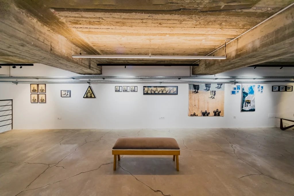 Amira Lamti, Bent el machta, Yosr Ben Ammar Gallery, Jaou Tunis 2024. Photo Mehdi Ben Temessek Biennale Jaou Lina Lazaar,tunisi