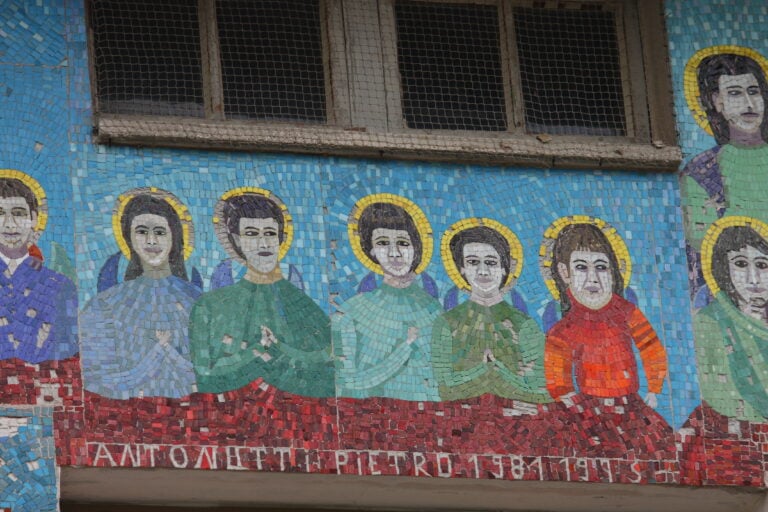 Casa dei Mosaici (particolare) di Pietro Aurelio Antonutti, Blessano, 2025, Photo Giada Carraro artisti autodidatti