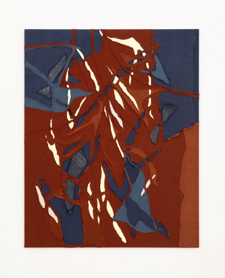 Roberto Maria Lino - Geografia della traccia (quadro), 2026, tessuti di recupero Ampezzani cuciti a mano, 100 x 80 cm