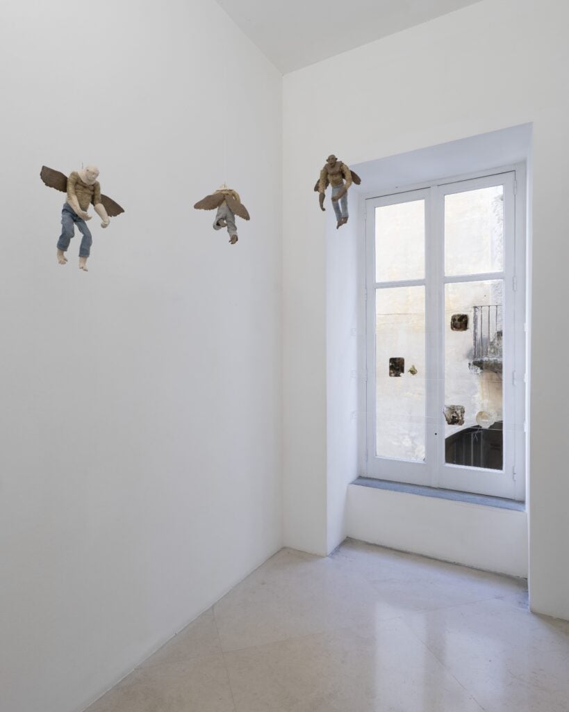 Living Collapse, a cura di Samuele Piazza. Installation view, Fondazione Donnaregina per le arti contemporanee – museo Madre, Napoli. Ph: Amedeo Benestante