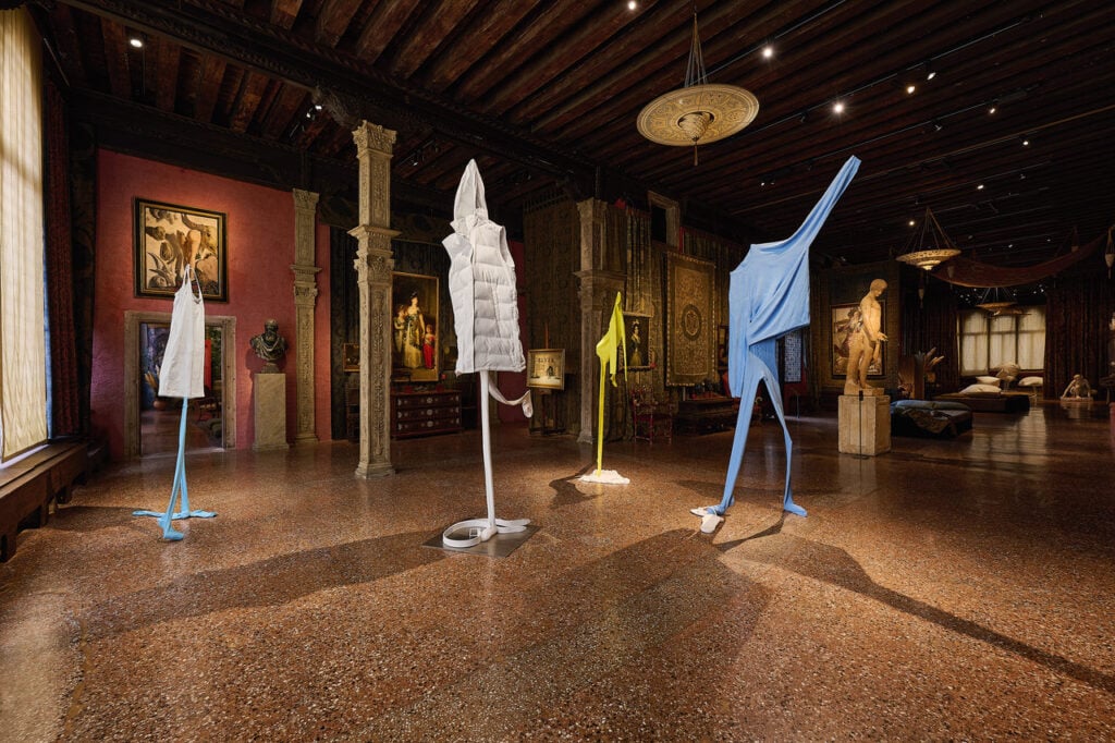 Erwin Wurm, Dreamers, Palazzo Fortuny, Venezia, Installation View
