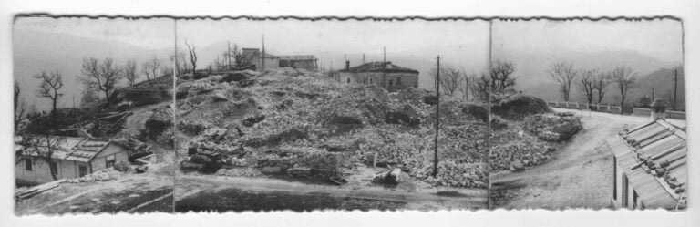 Panoramica ottenuta dall&rsquo;assemblaggio di più foto del quartiere Cerri dopo la demolizione. Archivio fotografico del Comune di Montelapiano