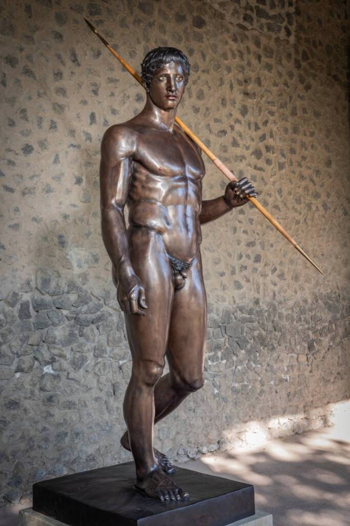 Pompei, il Canone-Doriforo Colbert. Una controversa ricostruzione in bronzo per la statua di Policleto
