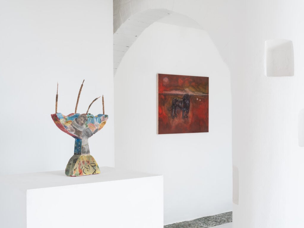 Kai Altoff, Untitled, 2026 (a sin), Peter Doig, Lion, Filicudi, 2026 (a dx). Courtesy Studio Casoli. Photo Daniele Molajoli
