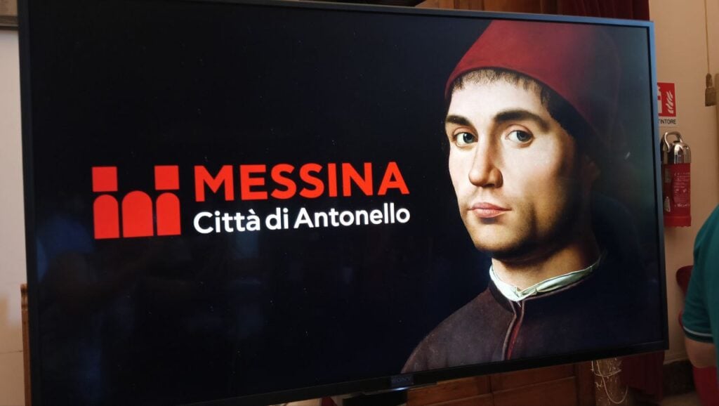 Il sindaco di Messina pensa bene di vantarsi della rassegna stampa internazionale sul furto di Antonello: “Il mondo ci guarda"