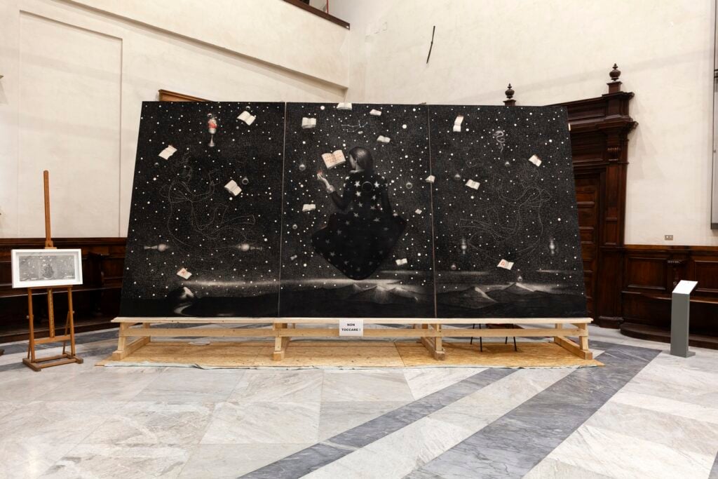 "L'eco della Sibilla" di Omar Galliani all'interno della Pinacoteca Civica di Ascoli Piceno. Ph: Ignacio Maria Coccia