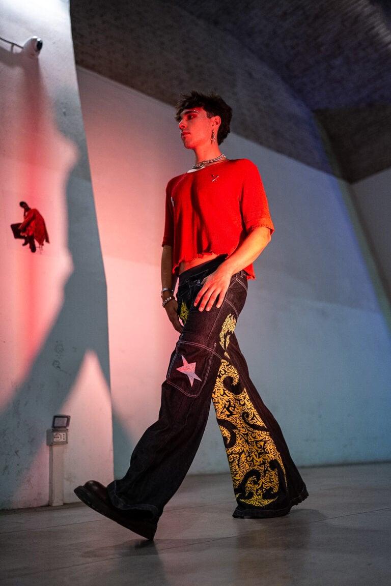 Il modello Federico Tintori alla sfilata Krzarchive. Ph: Giuseppe Zidda