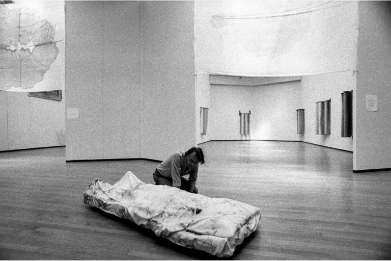 L&rsquo;artista Luciano Fabro avr&agrave; una grande mostra retrospettiva all&rsquo;Hangar Bicocca di Milano