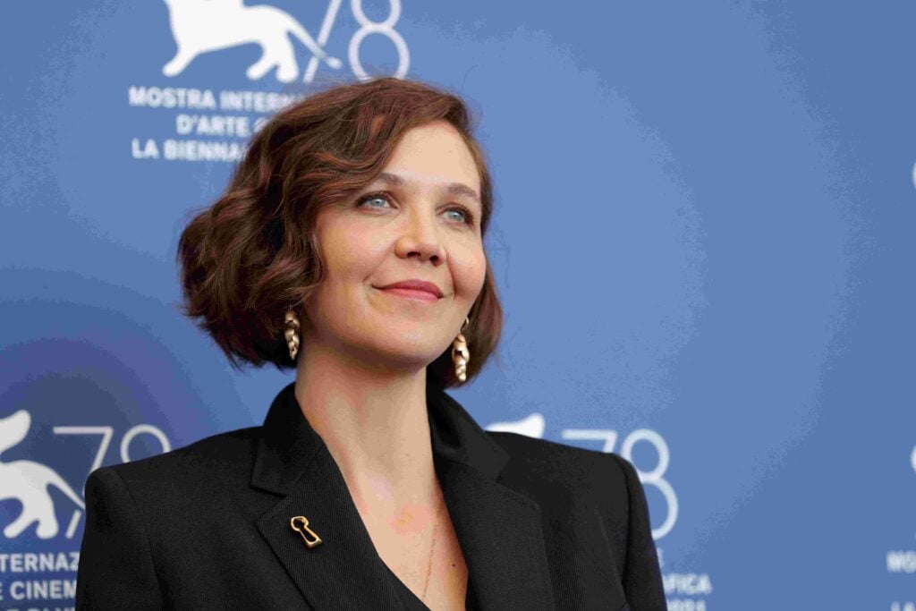Chi è Maggie Gyllenhaal, lo sguardo che guiderà la giuria della Mostra del cinema di Venezia 83