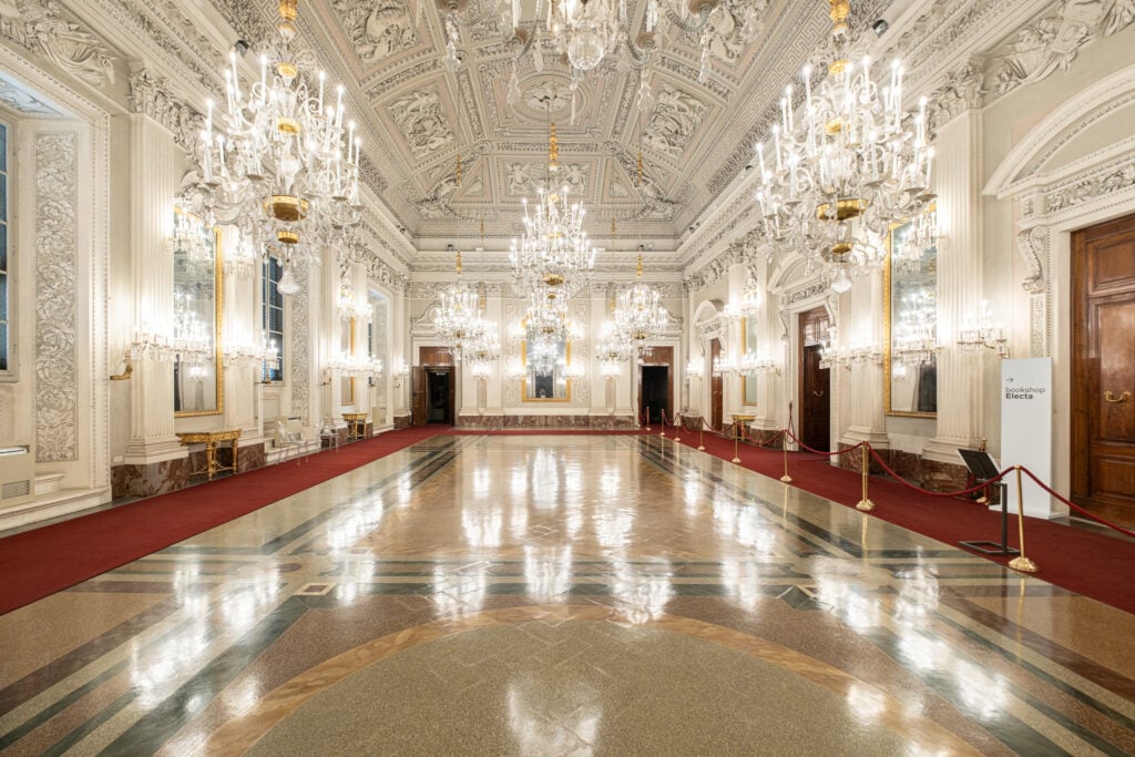 Palazzo Pitti - Sala Bianca (nuova illuminazione)