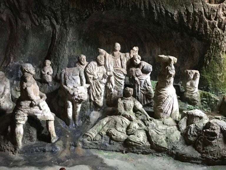 Pizzo Calabro, la chiesa rupestre di Piedigrotta - gruppo scultoreo - Ph. HM