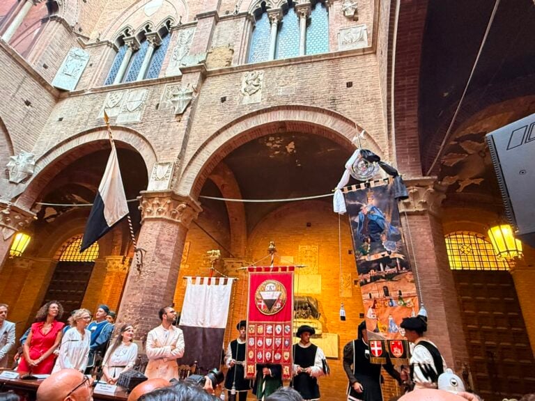 Presentazione Drappellone 16 agosto 26 02 via Comune di Siena