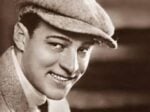Cento anni fa moriva l’icona del cinema Rodolfo Valentino. Anatomia di un divo 