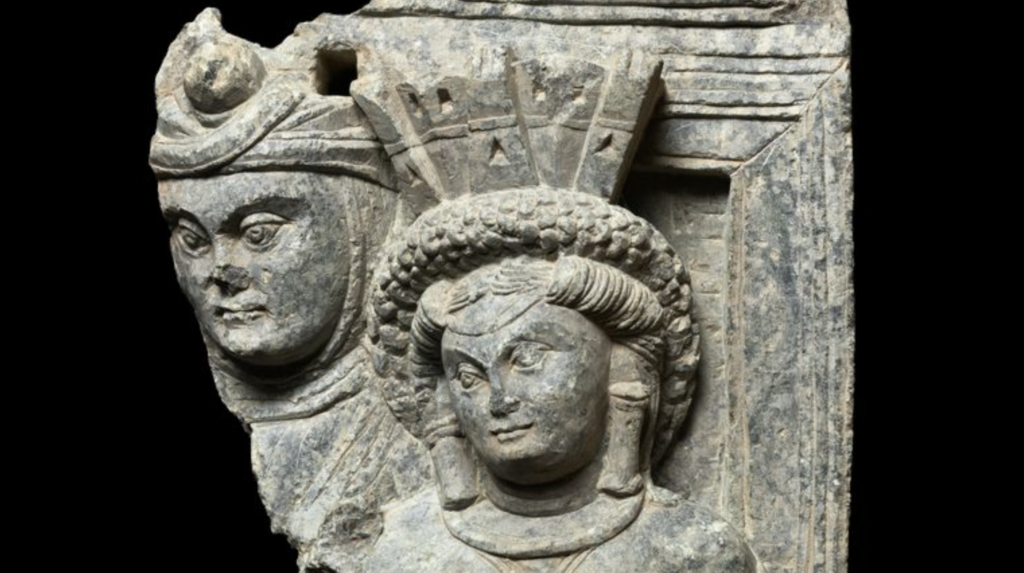 Alla Fondazione Prada di Milano arriva una mostra archeologica sulle relazioni tra Mediterraneo e Asia