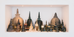Parte della collezione di stipe votive di Udayshanth Fernando. Ph: Malith Hettiarachchi