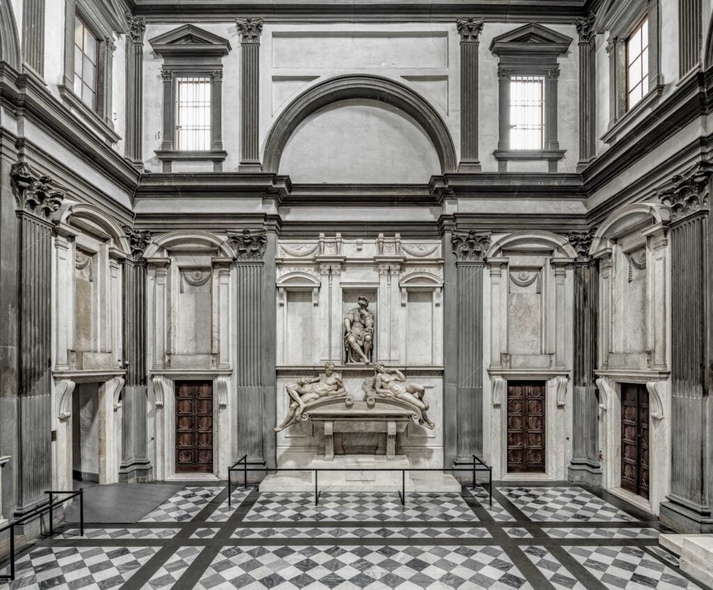 A Firenze un contest fotografico invita a raccontare i musei di notte tra la Galleria dell’Accademia e le Cappelle Medicee 