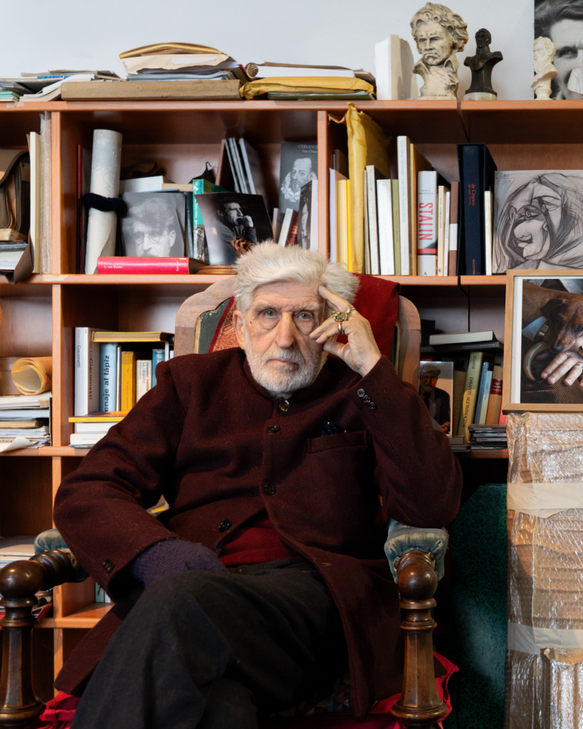 Valerio Adami nel suo atelier a Meina. Photo Gabriele Leonardi