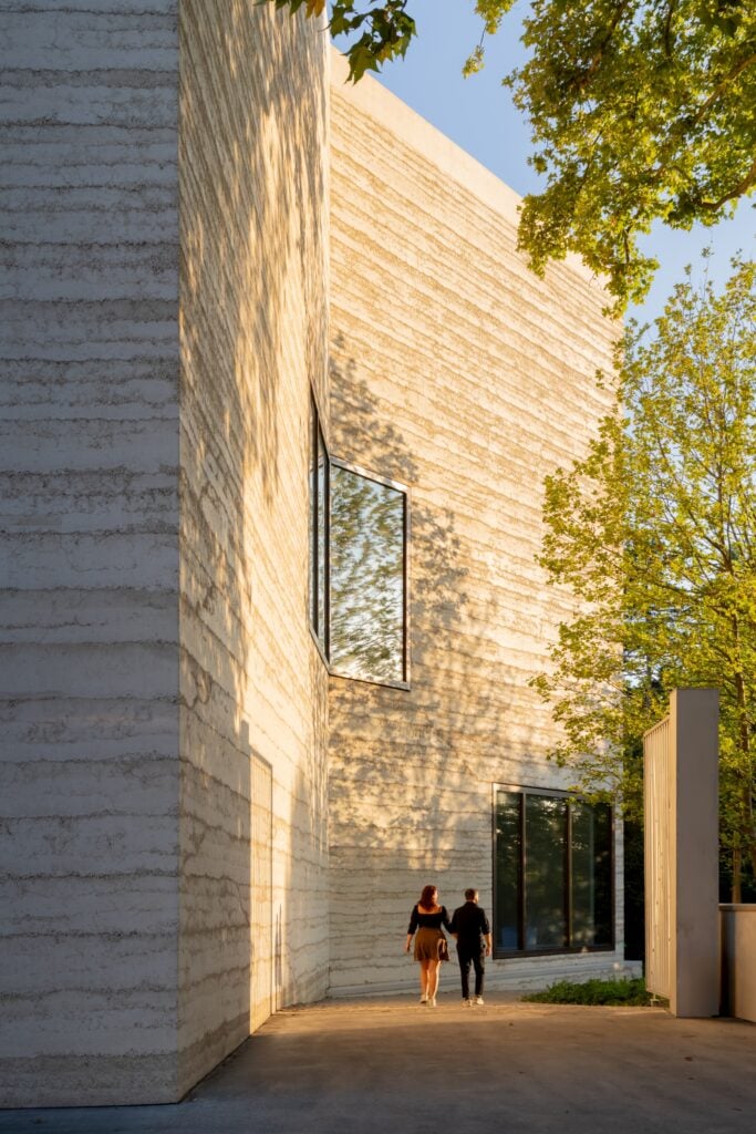 Pronta la nuova Fondation Beyeler di Peter Zumthor a Basilea (a fianco allo storico edificio di Renzo Piano)